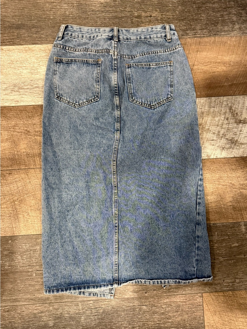 Classic Midwash Denim Midi Skirt with Front Slit - Picture 2 of 3